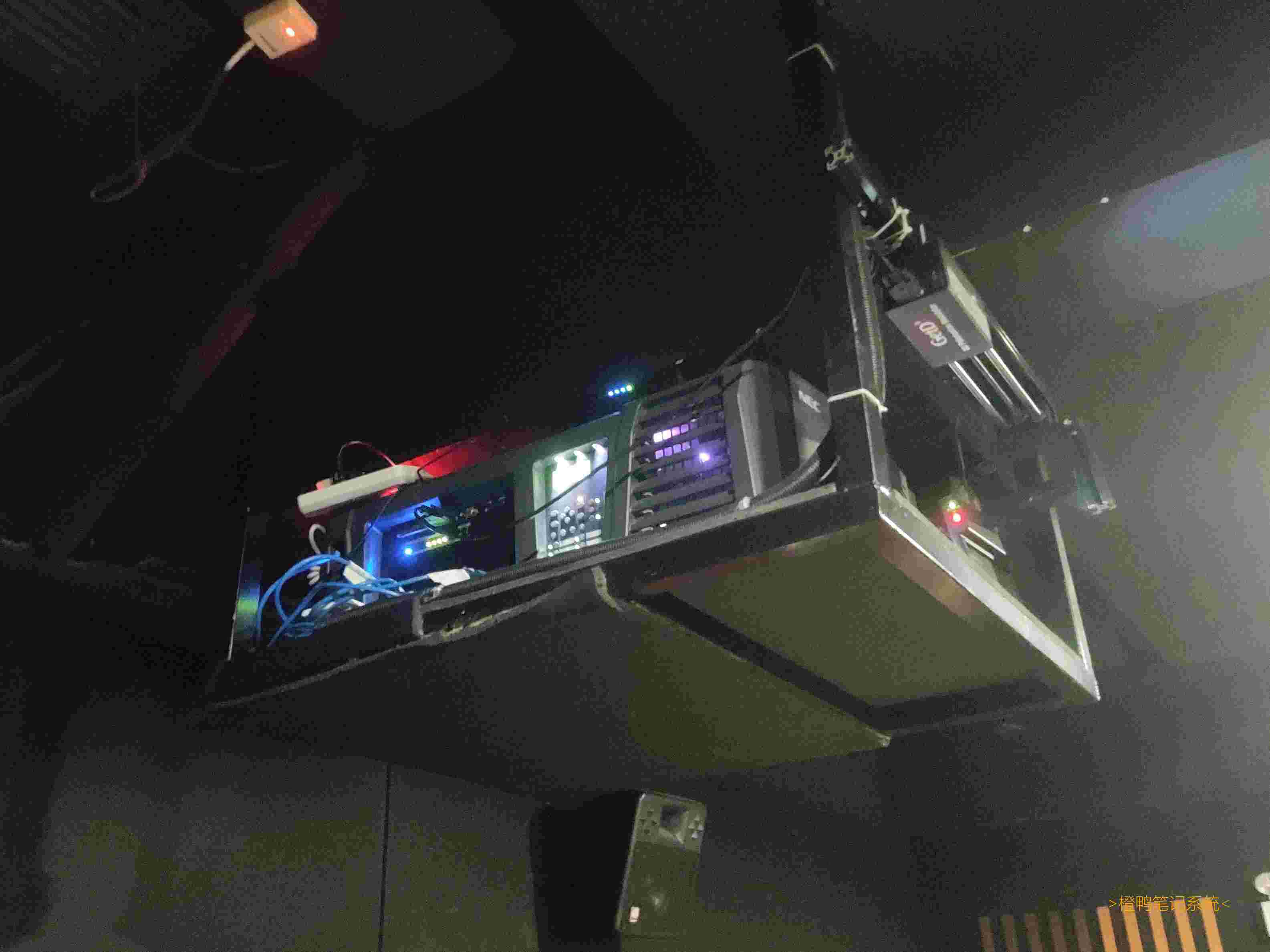 我也去看了电影, 感觉建模特别好看, 动画也不错。-这部电影多次用了经典小说创作模型, 使用了多个线索, 将各个模型串联起来。制造矛盾延长电影时长, 并且详略得当, 简单情节用文字呈现, 避免了凑时长的问题。并且在人物叫起来的时候, 音乐响度突然变大, 可以使观众带入。并且在最后重播之前的片段, 待观众回忆情节。-缺点是一堆人在里面叫对方名字, 我记得我好多年前上学而思的时候老师讲过古时候不能叫别人的名字。感觉那些诗人没有被尊重。-我还听见电影里老讲李白的老婆, 我以为会讲李白的儿子李玻璃, 结果没讲。-还有, 电影院的投影仪好大呀, 我是第二次见那么大的投影仪。-这次也无密文。